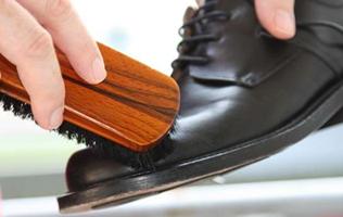 как чистить обувь